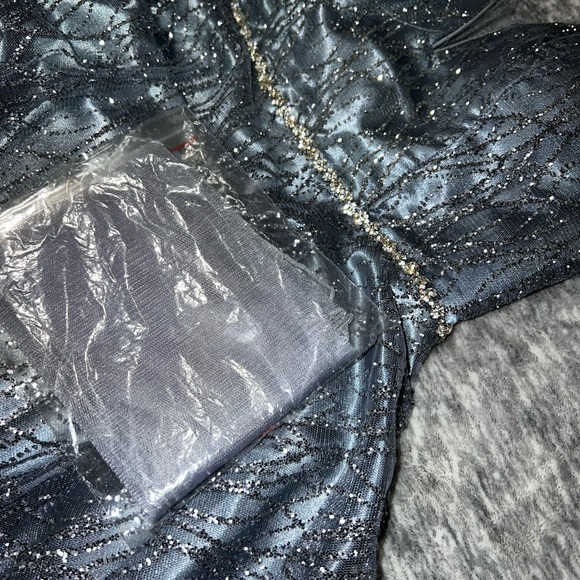 Formal Dress - Picture 4 of 4